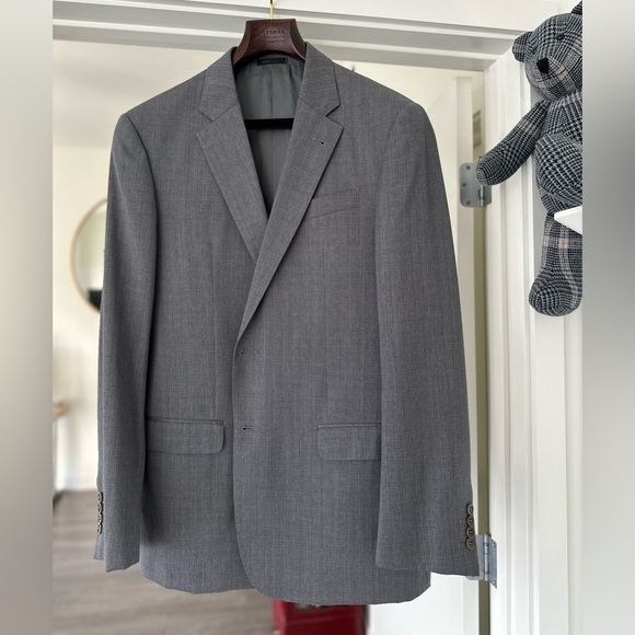 Armani Collezioni G-Line New Basic Two-Piece Wool Suit - Picture 1 of 16